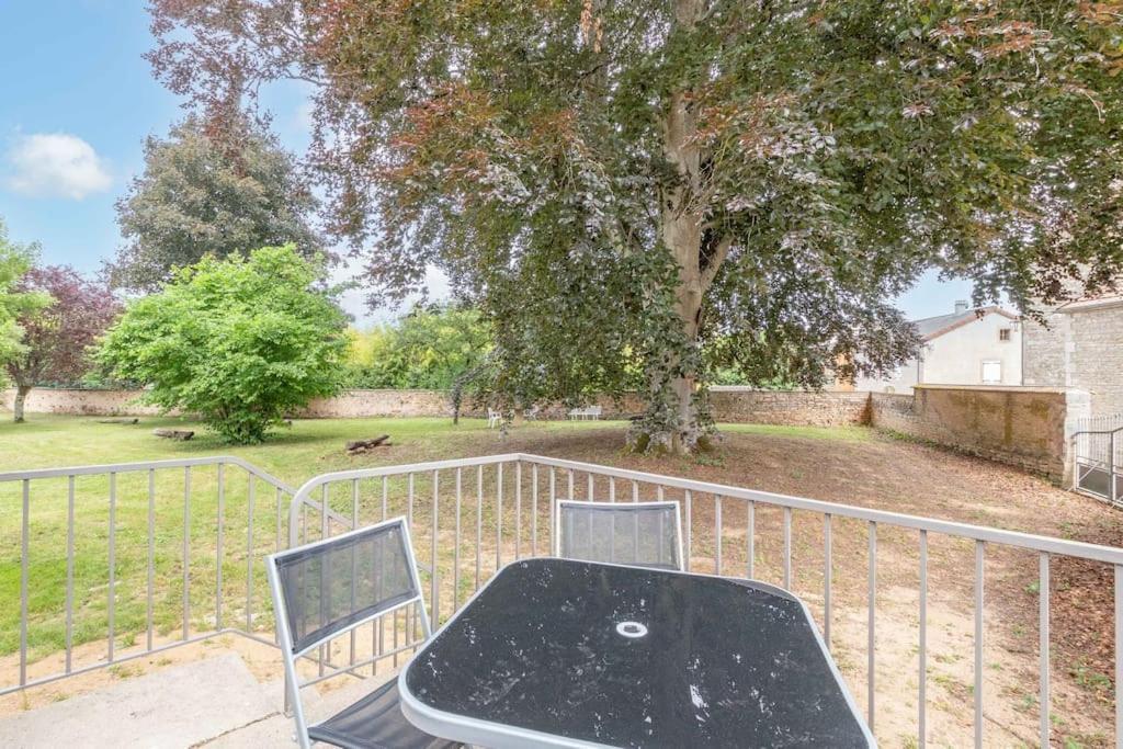Cabana & Le Gite De La Tour - Proche Macon Nord Lugny ภายนอก รูปภาพ
